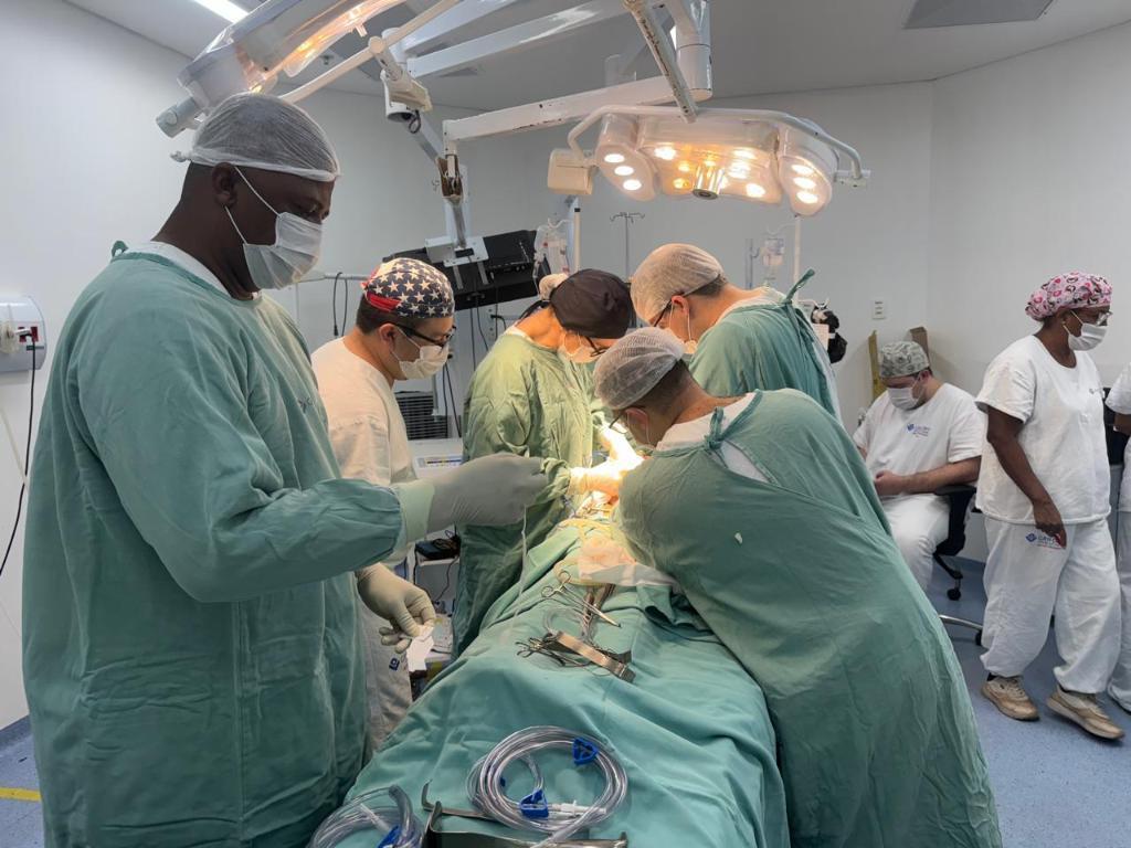 Governo alcança feito inédito e atende todos os pacientes que aguardavam transplante de córnea em MT