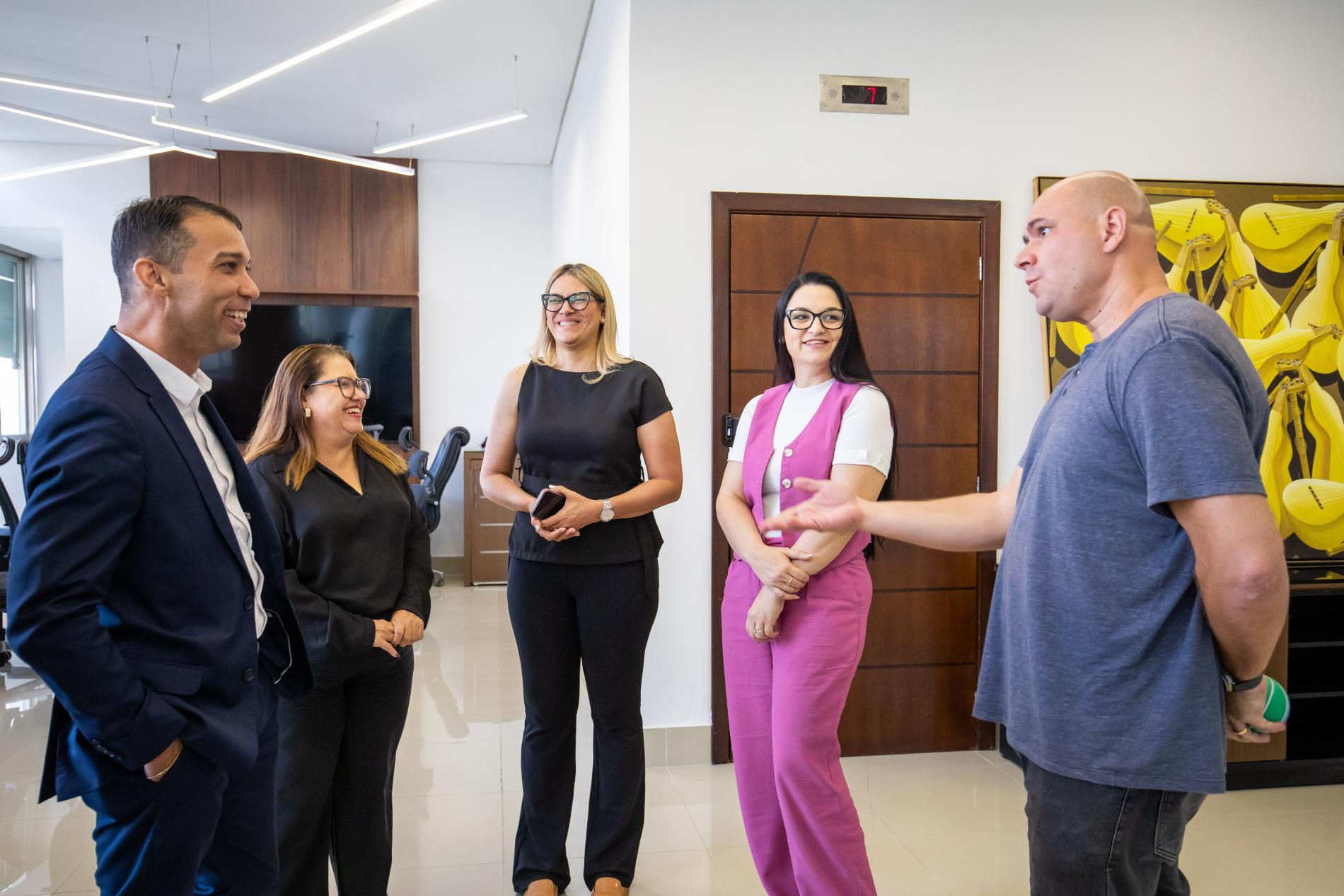 Primeira-dama de Cuiabá fortalece ações com o Estado para mulheres e famílias