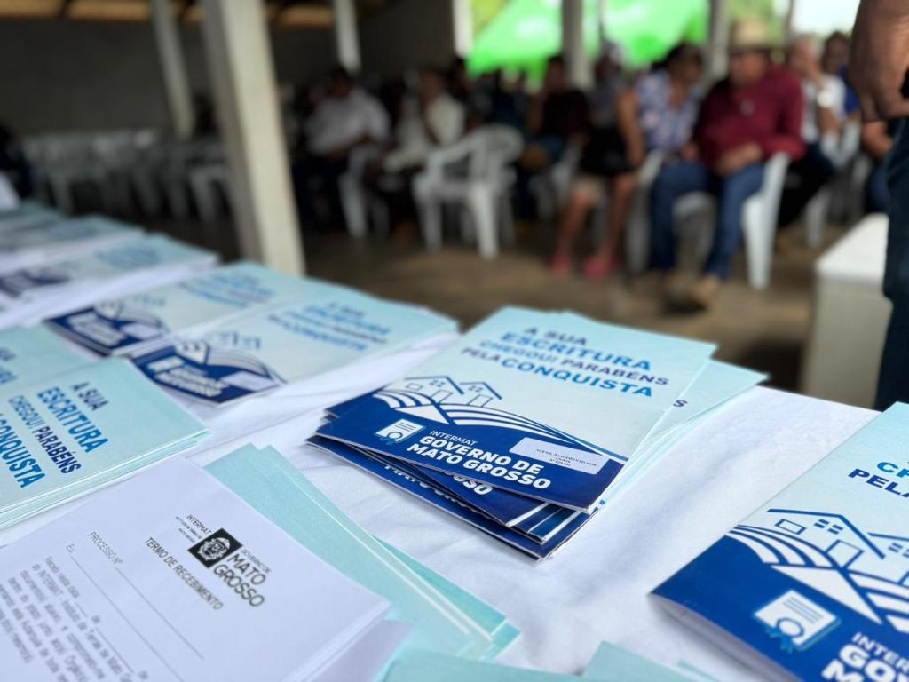 Governo de MT entrega 145 títulos definitivos às famílias do Assentamento Primeiro de Maio