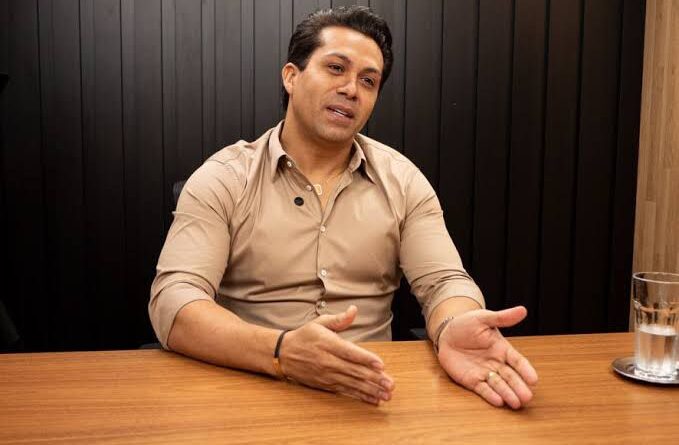 Elson Ramos celebra mais um ano de vida com uma trajetória marcada por sucesso e inspiração